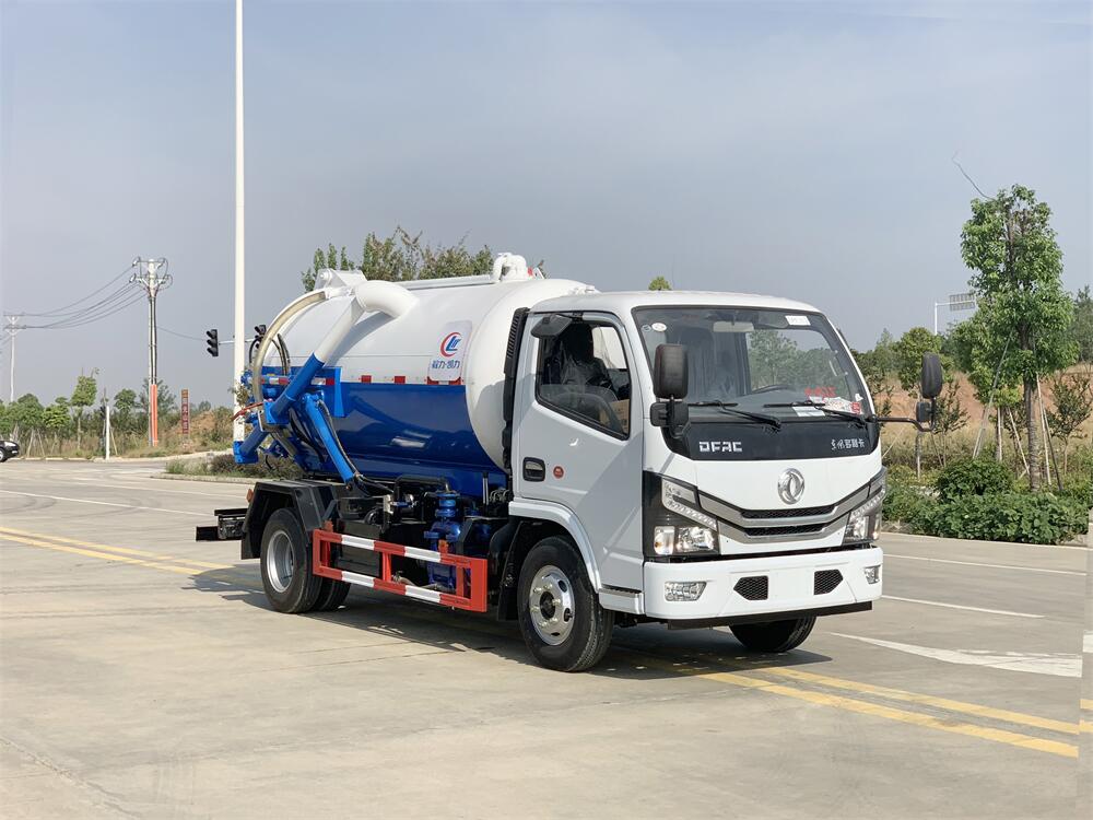 5噸吸污車(chē)-程力小型東風(fēng)多利卡5方吸污車(chē)廠家價(jià)格