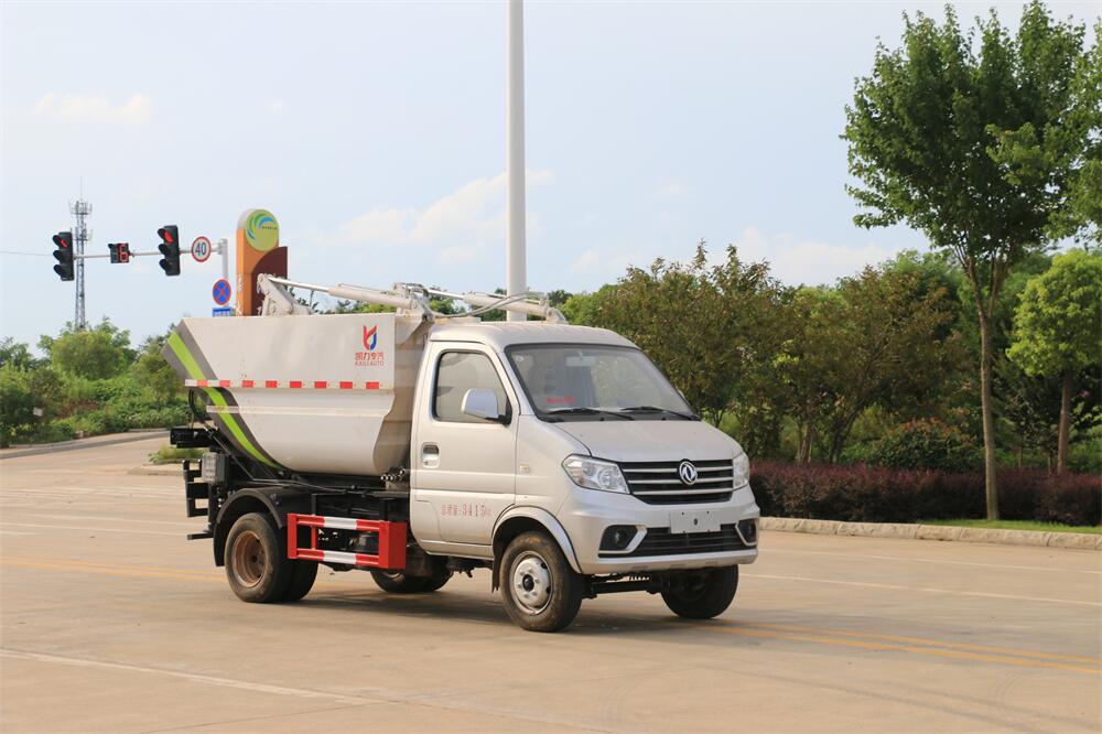 4方自裝卸式垃圾車(chē)-東風(fēng)小康4方后掛桶自裝卸式垃圾車(chē)廠家