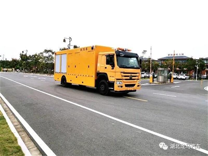 4000立方大流量排水搶險車（重汽豪沃）